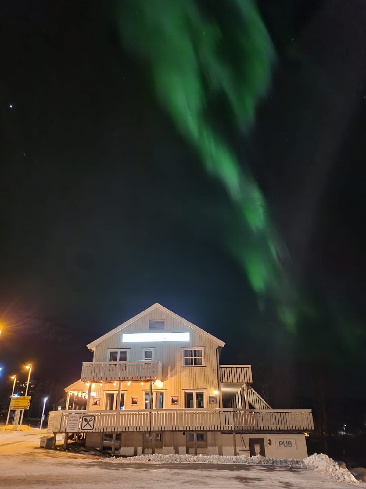 Ulvsvåg Gjestgiveri og Fjordcamping